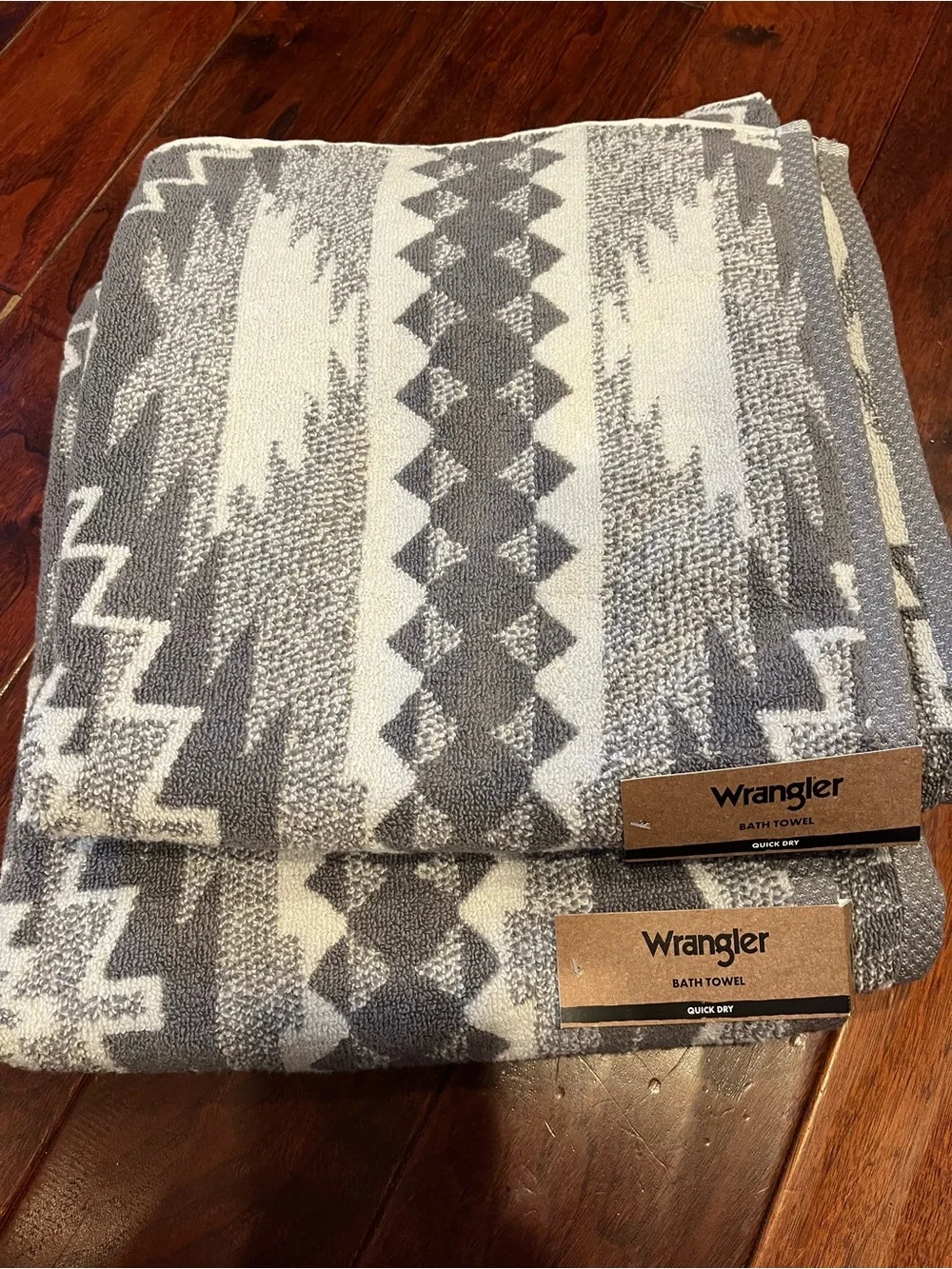 Set of 2 Quick Dry Wrangler Grey Aztec Pattern Bath Towels - Gray & Cream